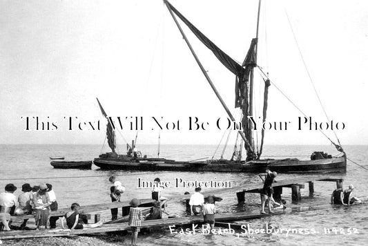 ES 2918 - Sailing Barge Plover, East Beach, Shoeburyness, Essex