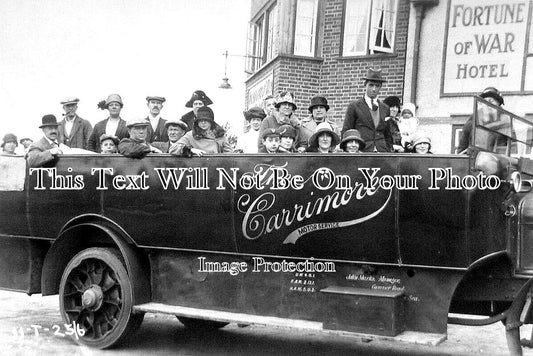 ES 3083 - Fortune Of War Pub, Charabanc Outing, Basildon, Essex c1925