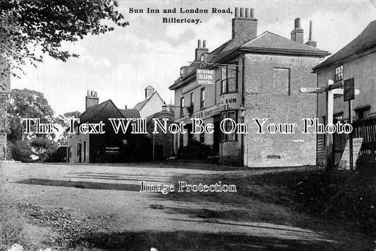 ES 31 - Sun Inn & London Road, Billerlcay, Essex c1907