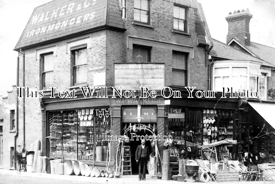 ES 3150 - W.P Walker Shopfront, High Street, Grays, Essex c1905