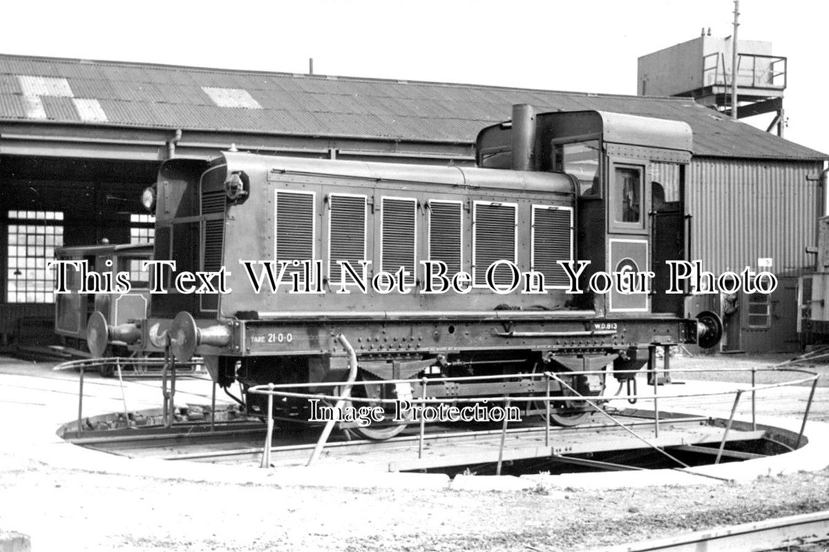 ES 3200 - Train On Turntable, Shoeburyness, Essex