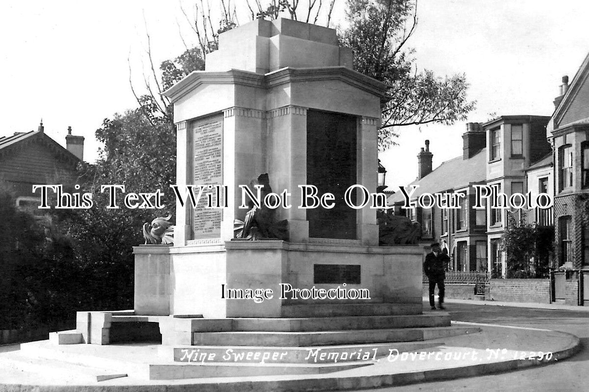 ES 3201 - Minesweepers Memorial At Dovercourt, Essex c1919