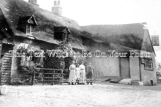 ES 3370 - Three Horseshoes Pub, Great Parndon, Harlow, Essex c1910