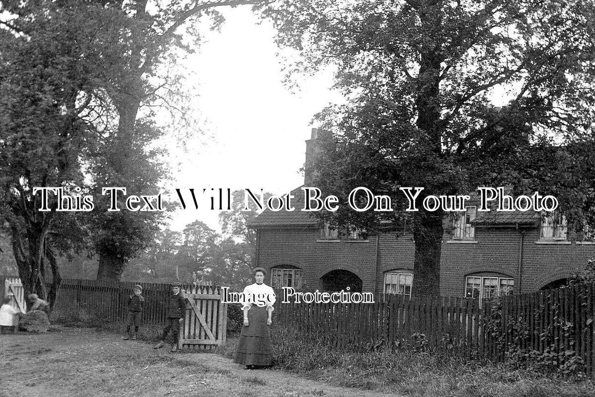 ES 3465 - Chigwell Lane, Loughton, Essex