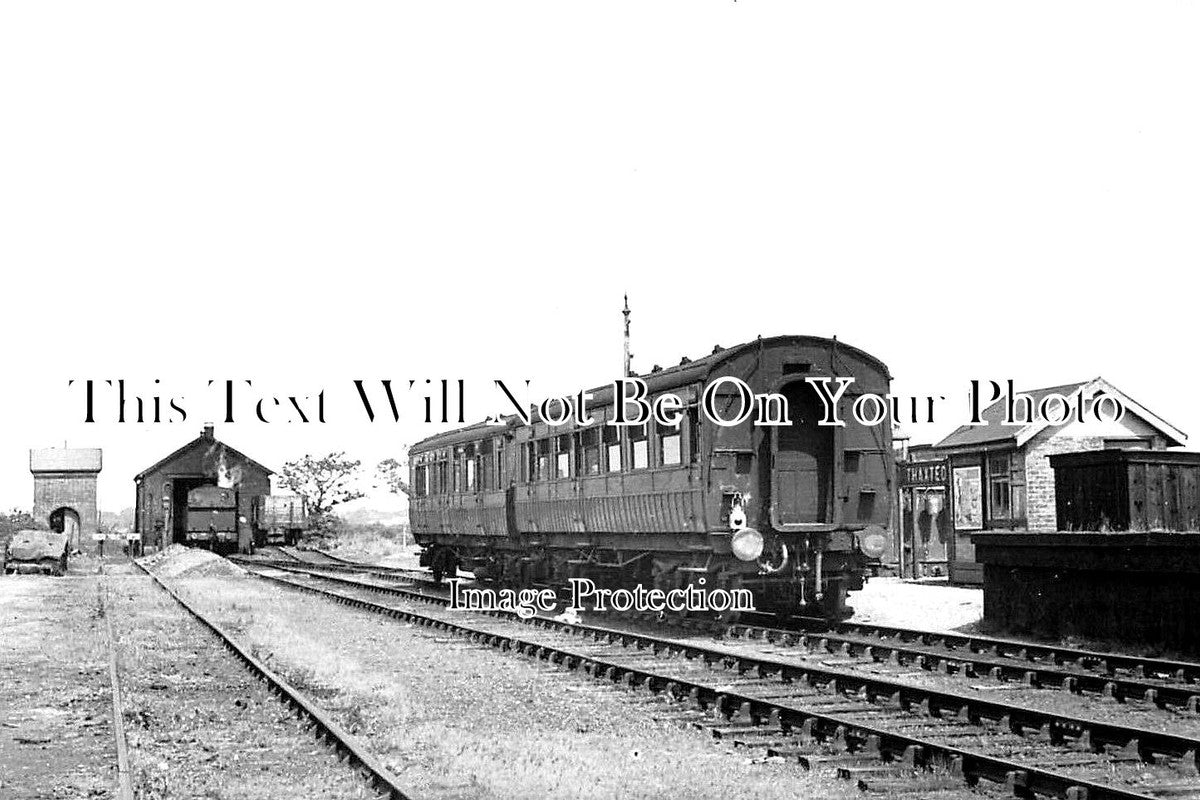 ES 3522 - Train Railway At Thaxted, Essex