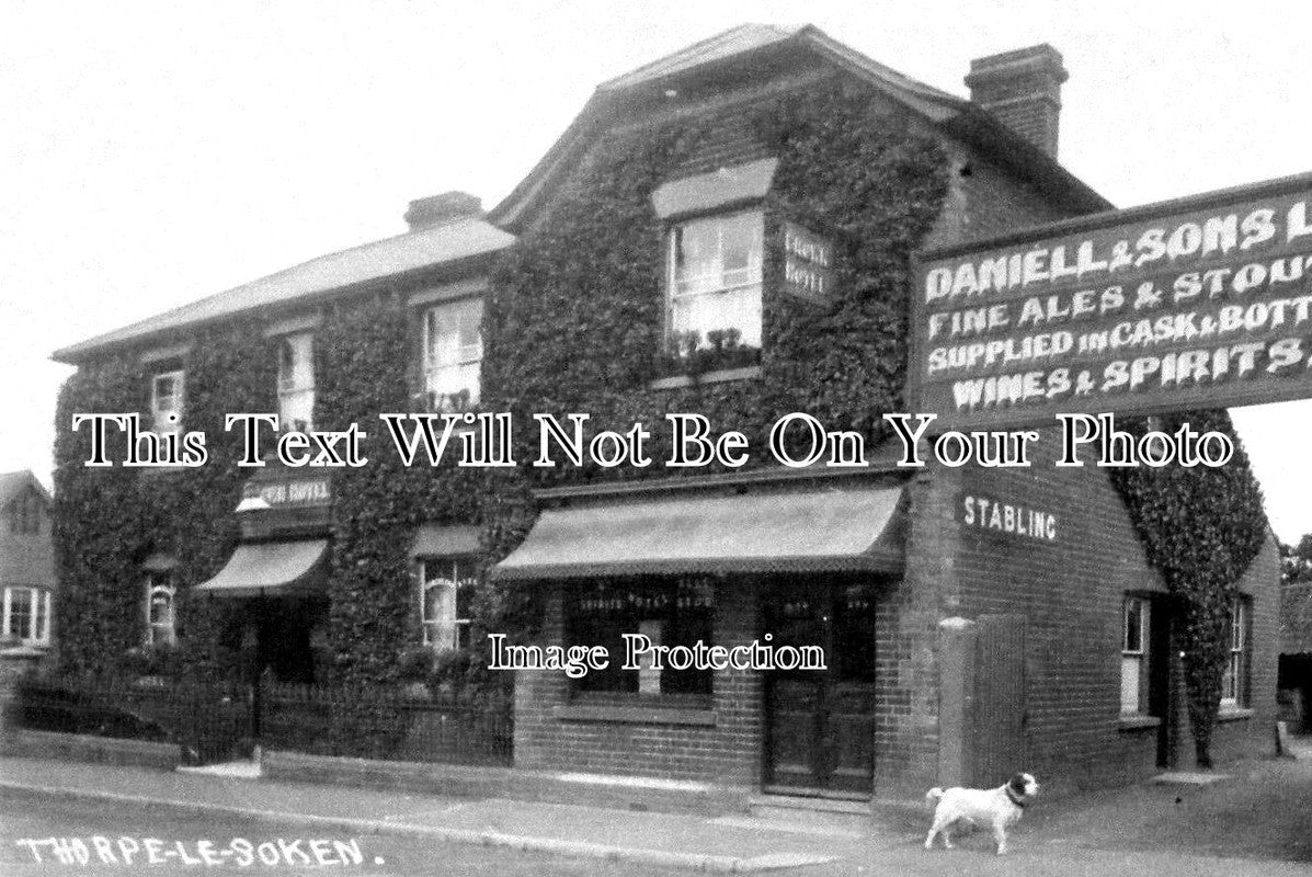 ES 3880 - The Crown Hotel, Thorpe Le Soken, Essex c1915 WW1