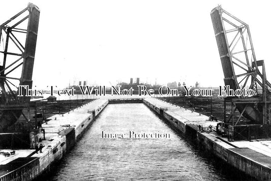 ES 3923 - Tilbury Dock New Entrance, Essex