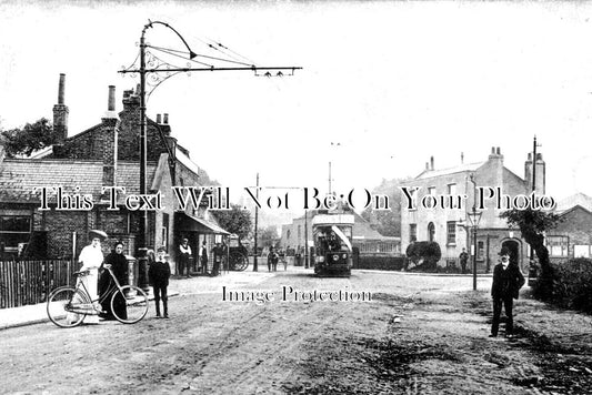 ES 3931 - Chequers Inn, Barkingside Village, Essex