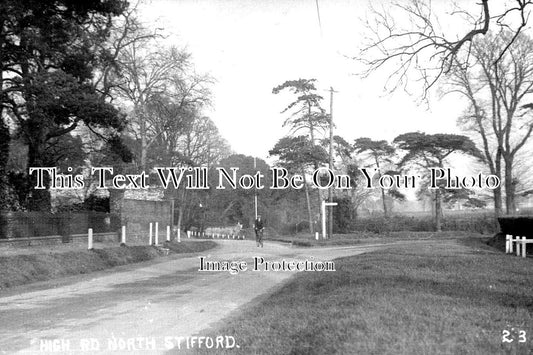ES 3995 - High Road, North Stifford, Essex