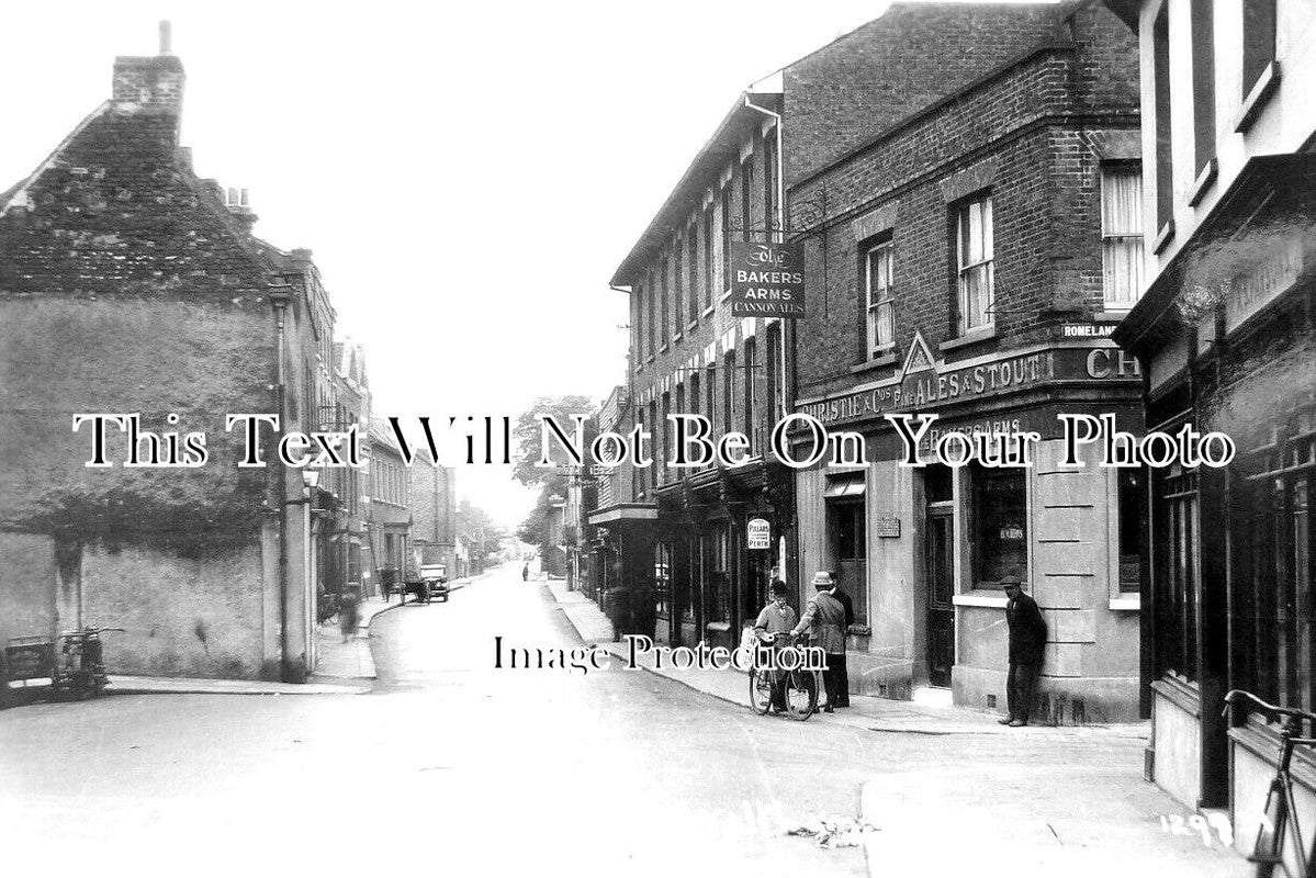 ES 4303 - The Bakers Arms Pub, Highbridge Street, Waltham Abbey, Essex