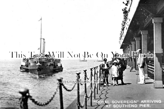 ES 4319 - Royal Sovereign Arriving At Southend Pier, Essex c1928