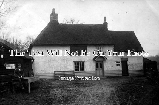 ES 437 - Pye Bridge Tavern, Felstead, Essex