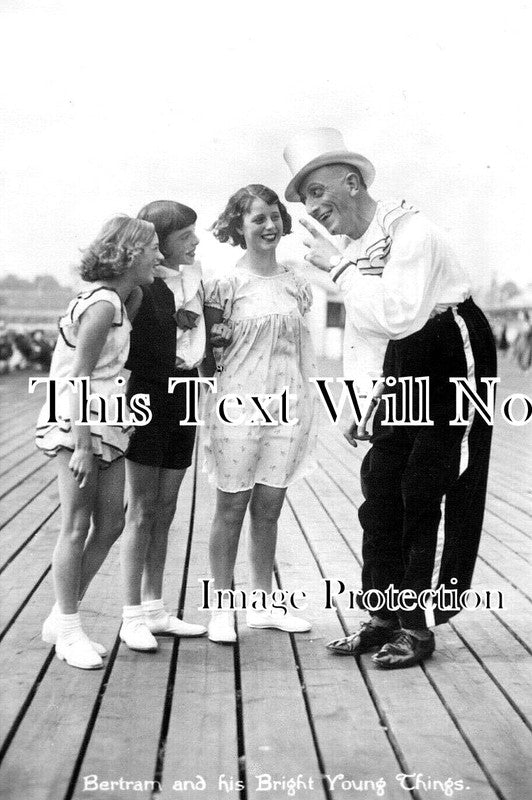 ES 4698 - Bertram & His Bright Young Things, Clacton Pier, Essex