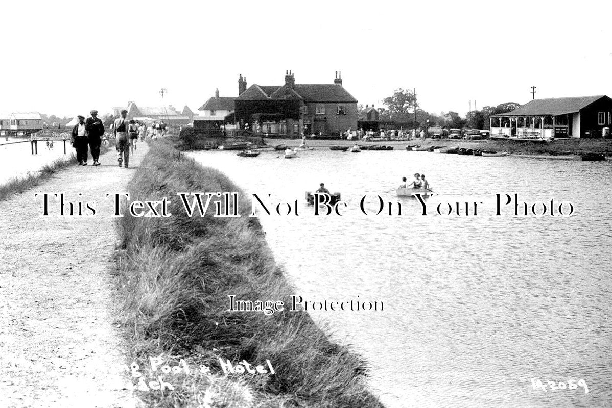 ES 4732 - The Boating Pool & Hotel, Mill Beach, Essex