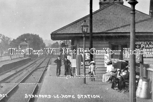 ES 4787 - Stanford Le Hope Railway Station, Essex c1914