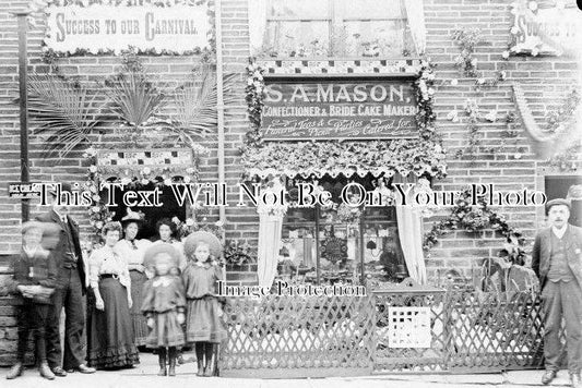 ES 480 - Ilford Carnival Shop Front, London, Essex c1910