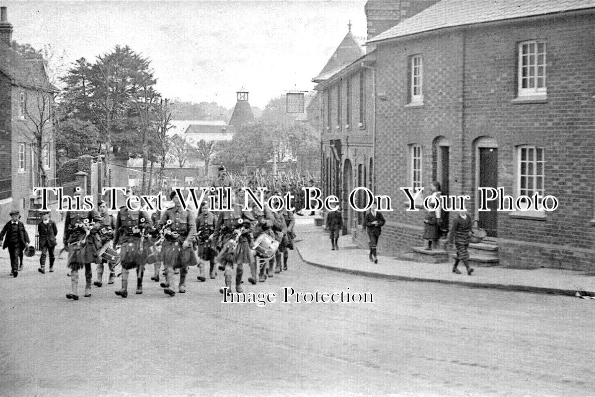 ES 4838 - Scottish Soldiers In Saffron Walden, London Road, Essex