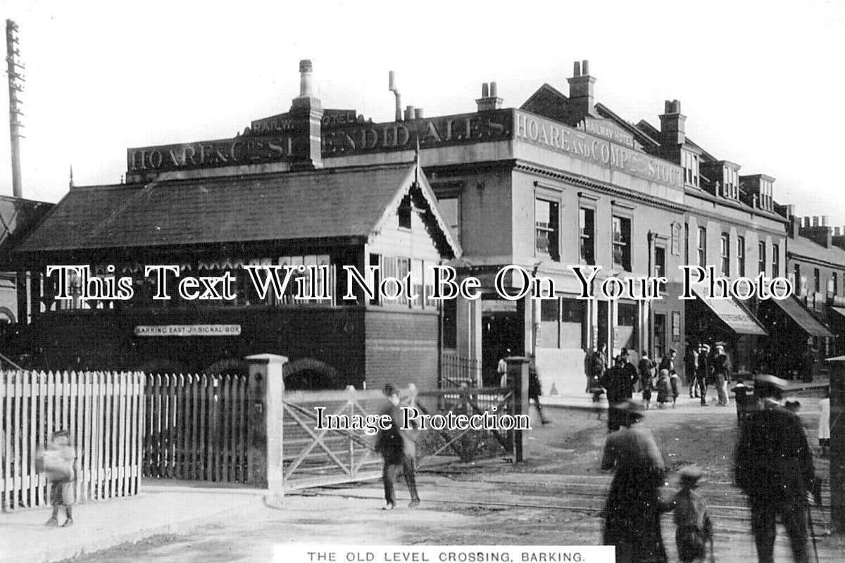 ES 4918 - Level Crossing & Railway Hotel, Barking, Essex c1910