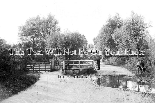 ES 5119 - Deans Brook, Nazeing, Essex c1915