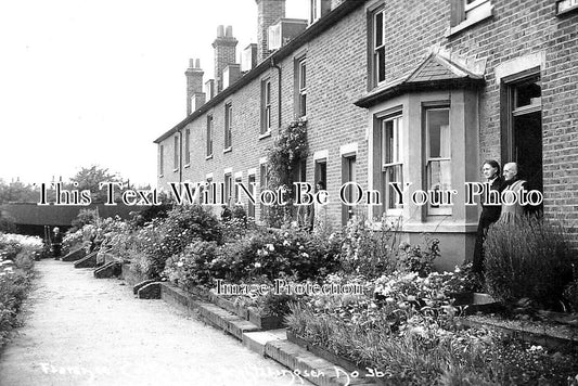 ES 5448 - Florence Cottages, Waterside Lane, Brightlingsea, Essex