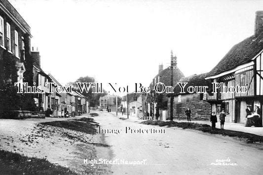 ES 5495 - High Street, Newport, Essex