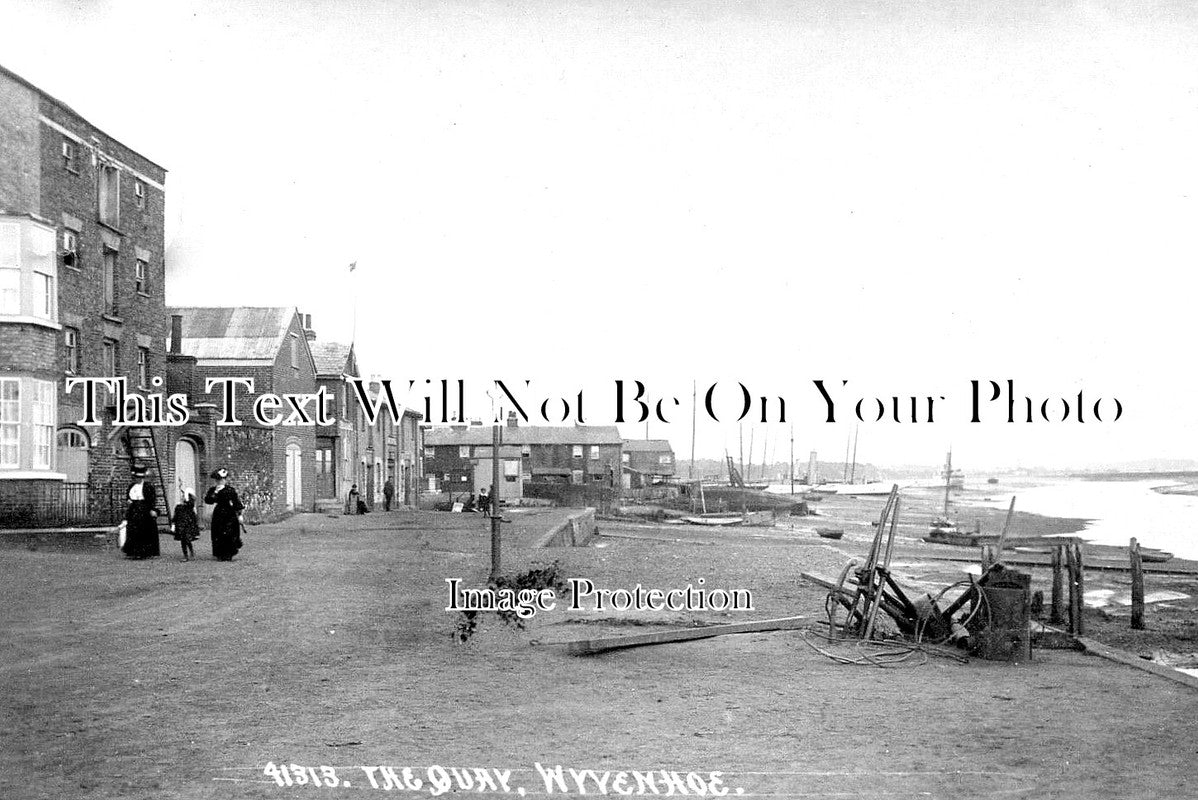 ES 5825 - The Quay, Wivenhow, Essex c1908