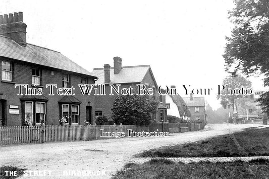 ES 5894 - The Street & Post Office, Birdbrook, Essex c1912