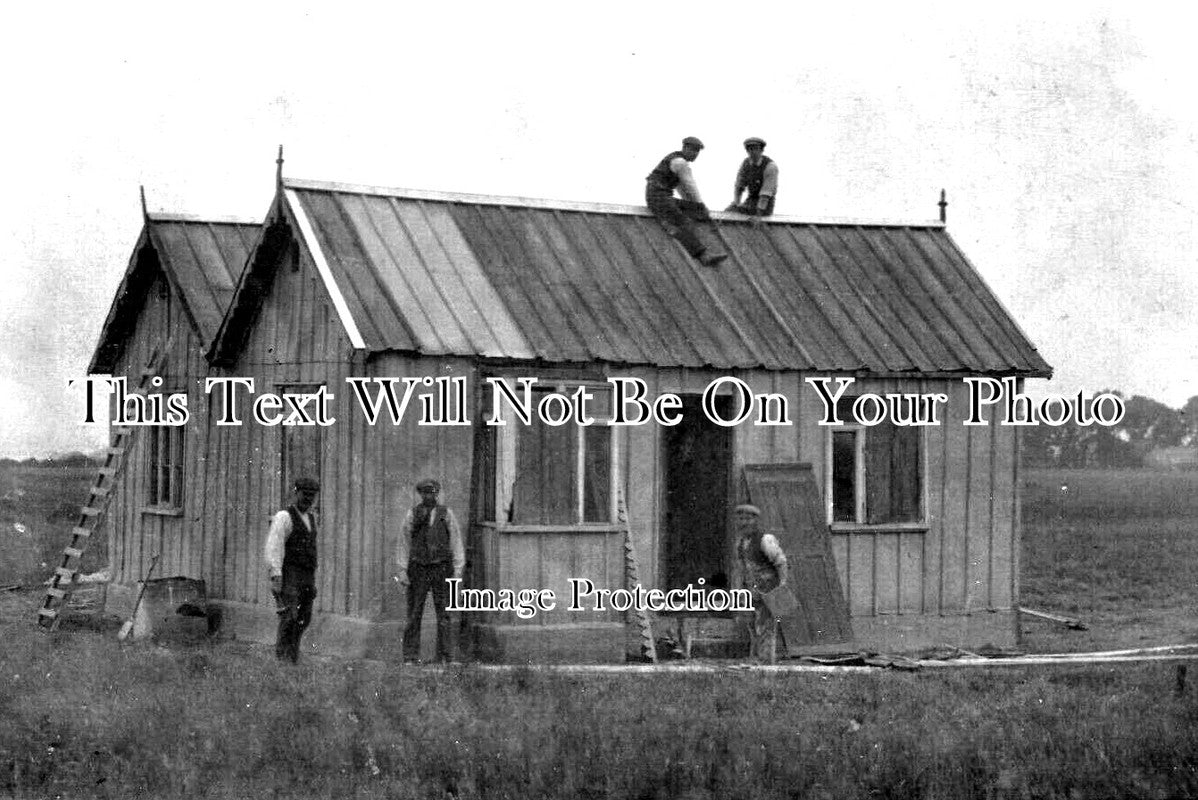 ES 5926 - Workmen Repairing Building, Canvey Island, Essex