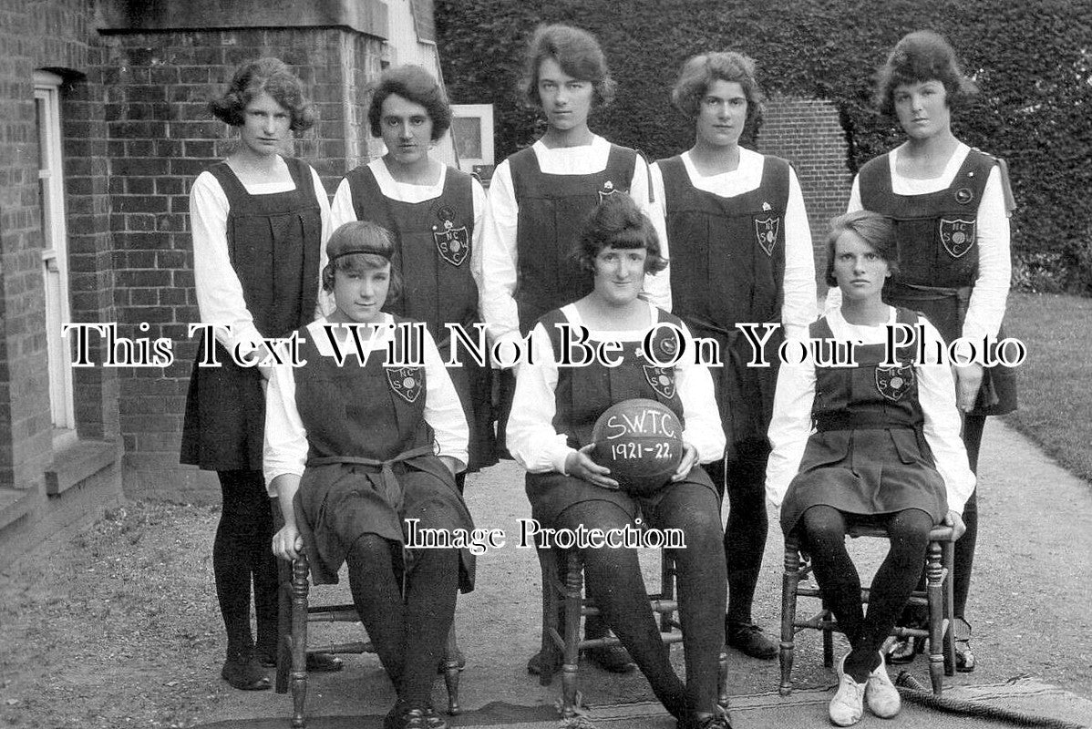 ES 6274 - Saffron Walden Ladies Training College Basketball Team 1922