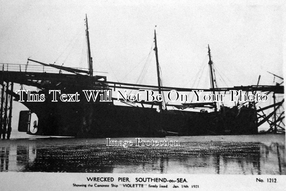 ES 709 - Wrecked Pier, Southend, Essex c1921