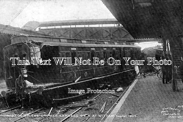 ES 733 - Train Wreck Cromer Express GER Witham Railway Station, Essex Sept 1st 1905