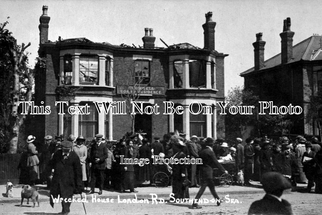 ES 932 - Wrecked House, Southend-On-Sea, Essex