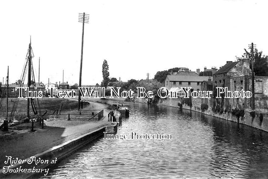 GL 1010 - The River Avon, Tewkesbury, Gloucestershire