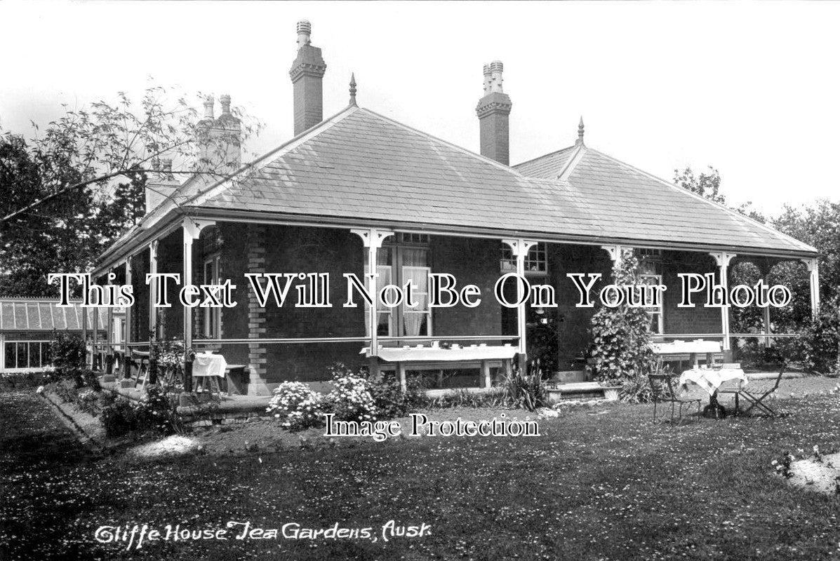 GL 1210 - Cliffe House Tea Gardens, Gloucestershire c1923