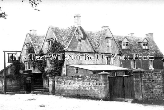 GL 1537 - The Bear Hotel, Rodborough Common, Gloucestershire