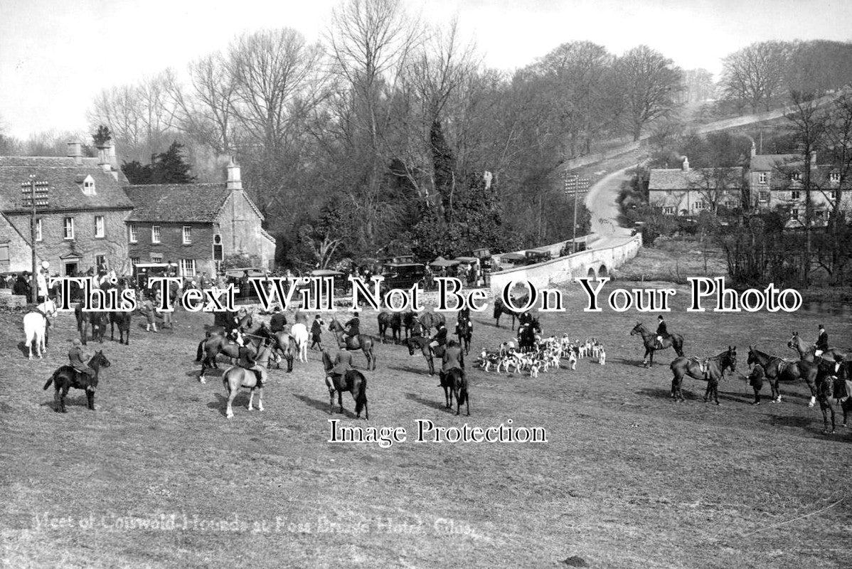 GL 1653 - Cotswold Hounds, Fossebridge, Gloucestershire