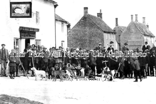 GL 1855 - The Swan Inn Pub, Southrop, Gloucestershire c1914
