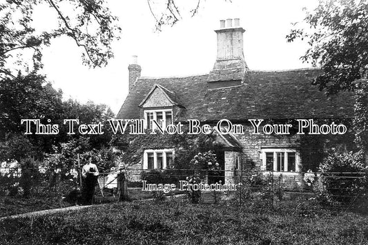 GL 2085 - House In Haresfield, Gloucestershire