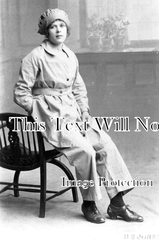 GL 2098 - Factory Girl Worker, Gloucester, Gloucestershire WW1