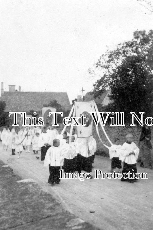 GL 272 - Nympsfield Catholic Procession, Gloucestershire c1922