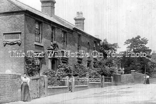 GL 353 - Chaloner Stone Mason, Stourbridge, Gloucestershire c1904