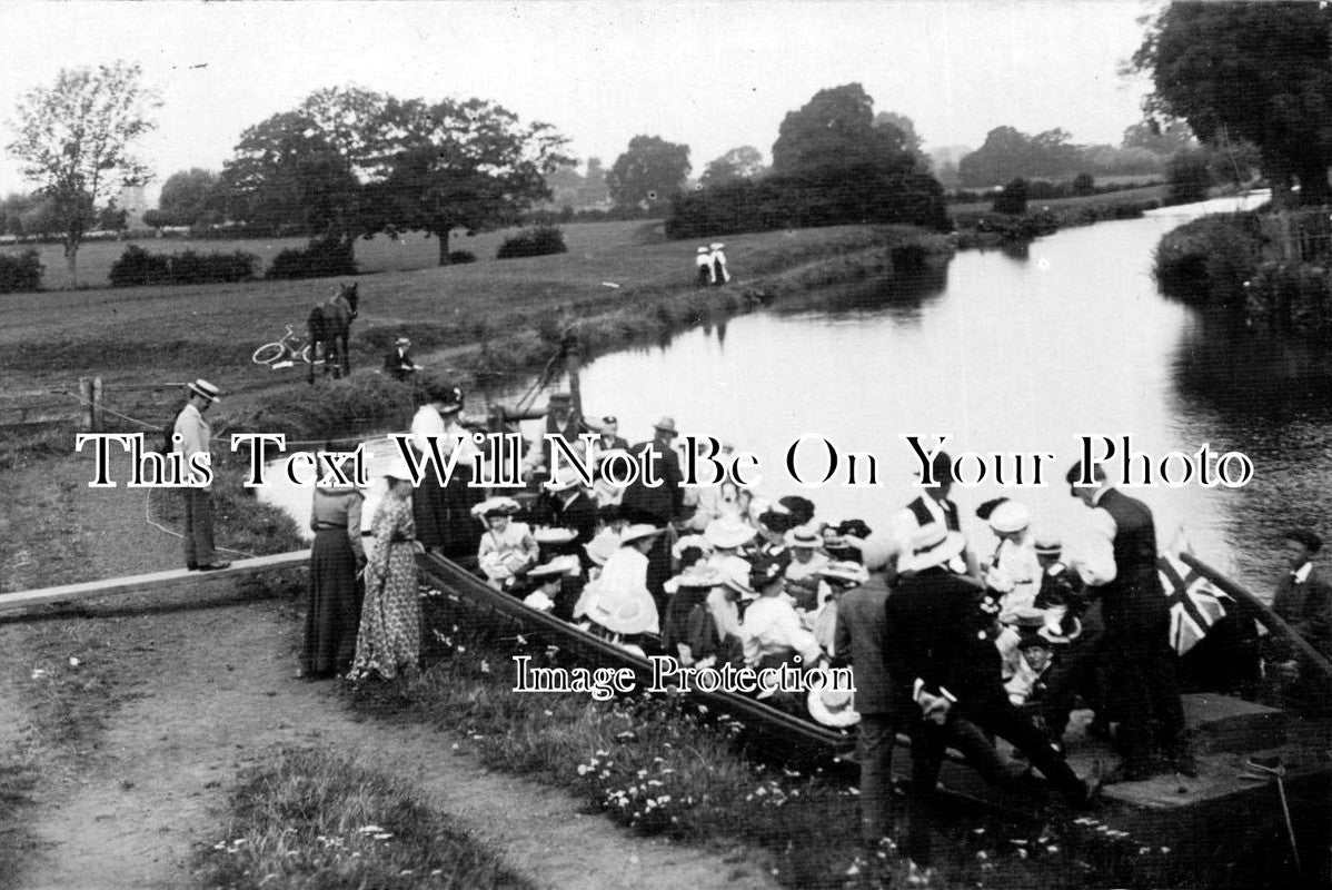 GL 671 - Canal, Stroudwater, Frampton On Severn, Gloucestershire