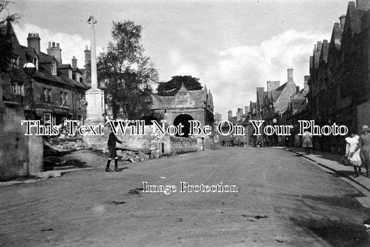 GL 734 - Construction Of The War Memorial, Chipping Campden, Gloucestershire 1921