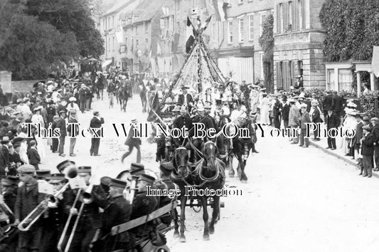 GL 744 - Fairford Procession, Gloucestershire