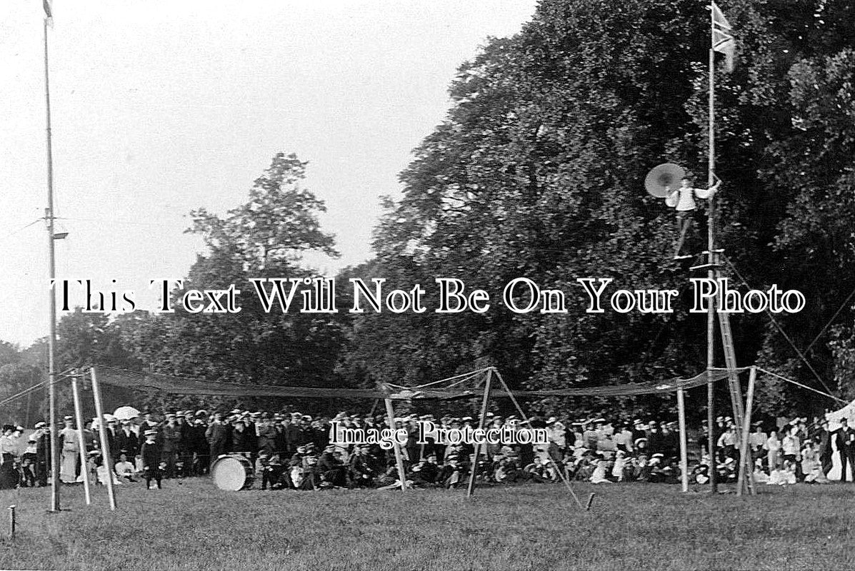 GL 82 - Circus Fair At Fairford, Gloucestershire c1910