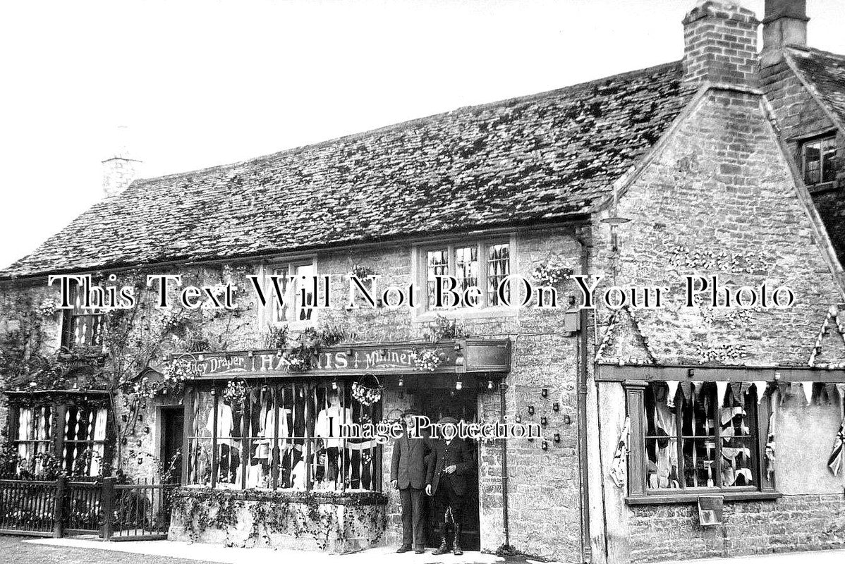 GL 856 - Bourton On The Water, Gloucestershire