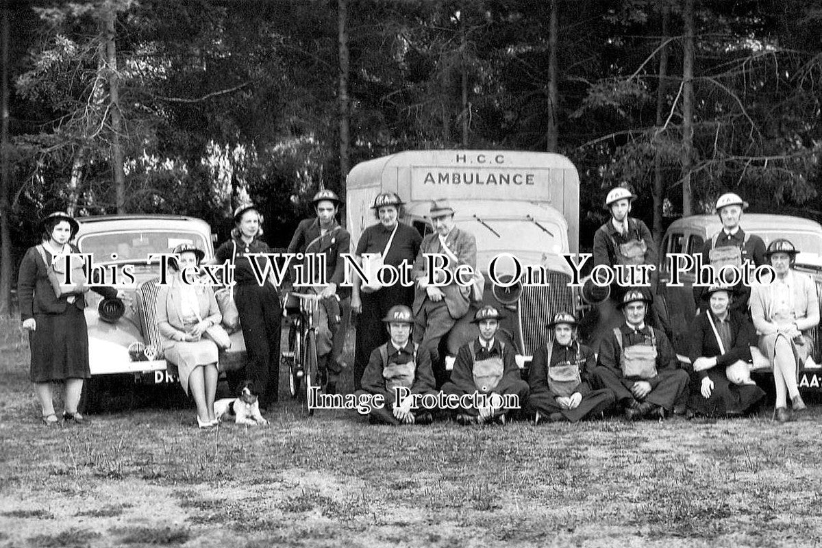 HA 1123 - First Aid Post Wokers & Ambulance, Hampshire WW2