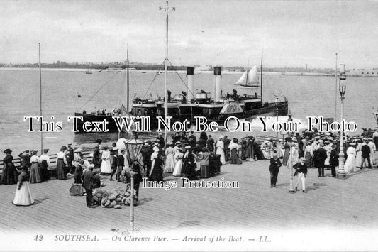 HA 1156 - Arrival Of The Boat, On Clarence Pier, Southsea, Hampshire