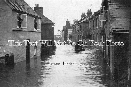 HA 144 - Lymington Street Scene Floods, Hampshire 1909