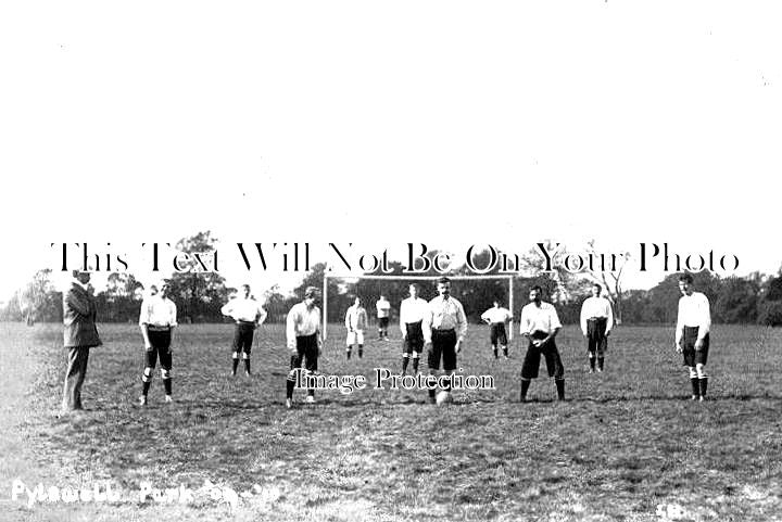 HA 1546 - Pylewell Park Football Team, Hampshire 1909-10